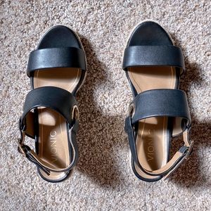 VIONIC black and gold wedge heel sandals. US Size 6.